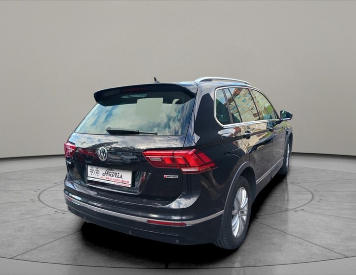 Volkswagen Tiguan 7