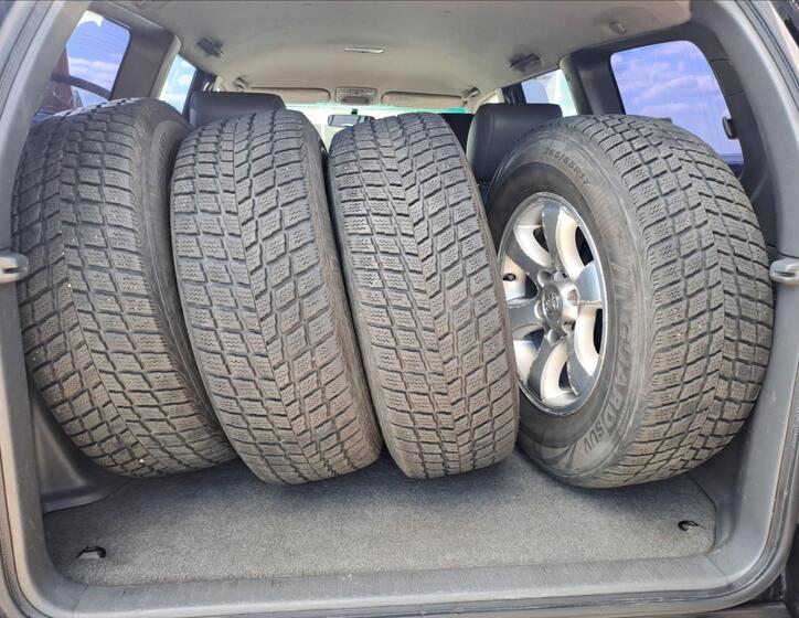 Toyota Land Cruiser 16