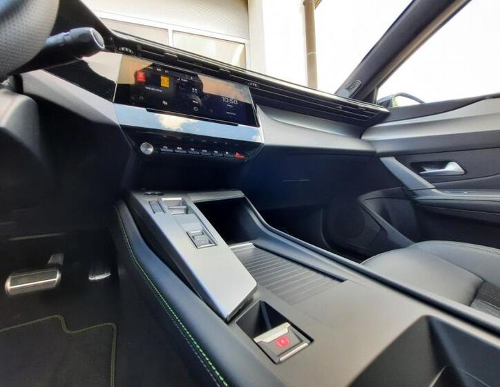 Peugeot 408 22