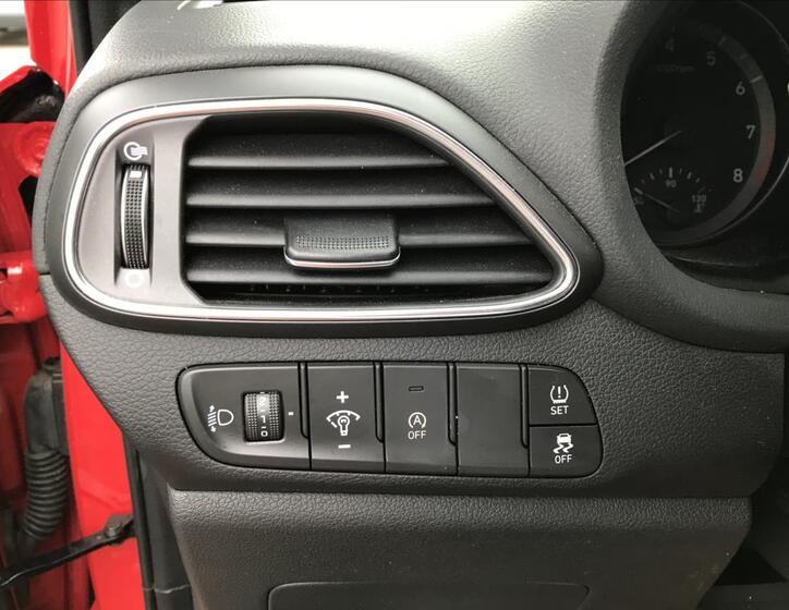 Hyundai i30 8