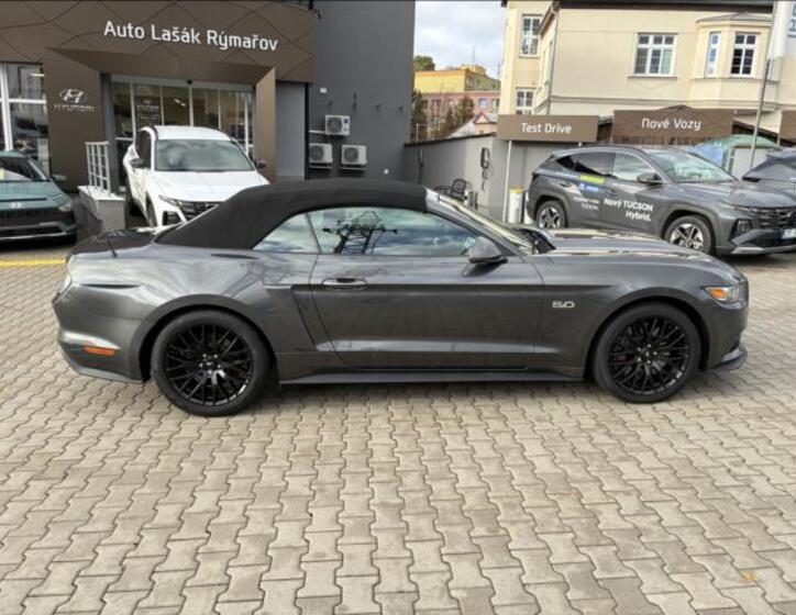 Ford Mustang 8