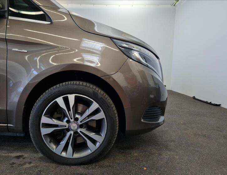 Mercedes-Benz Třídy V 26