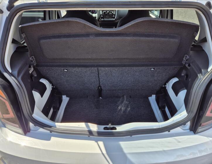 Volkswagen up! 16