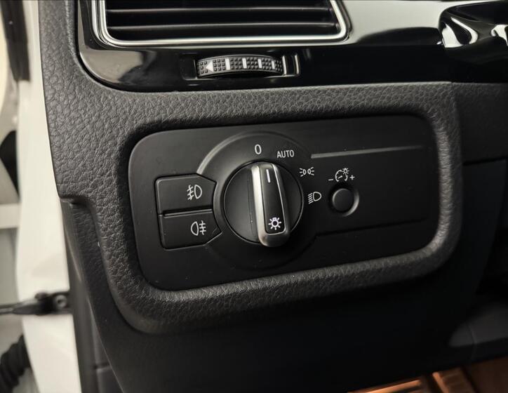 Volkswagen Touareg 8
