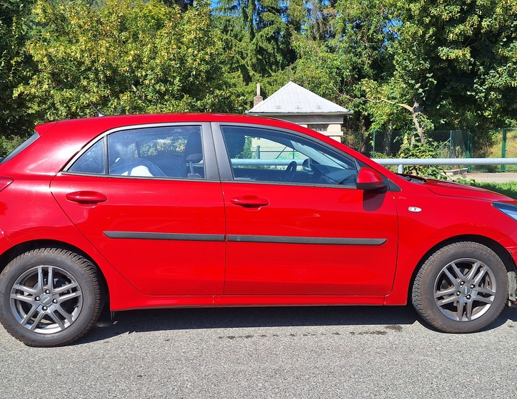 KIA Rio 7