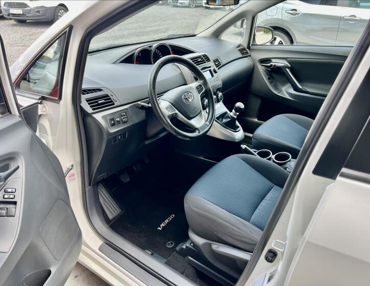 Toyota Verso 11