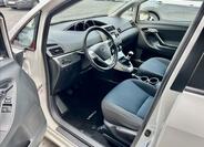 Toyota Verso 11
