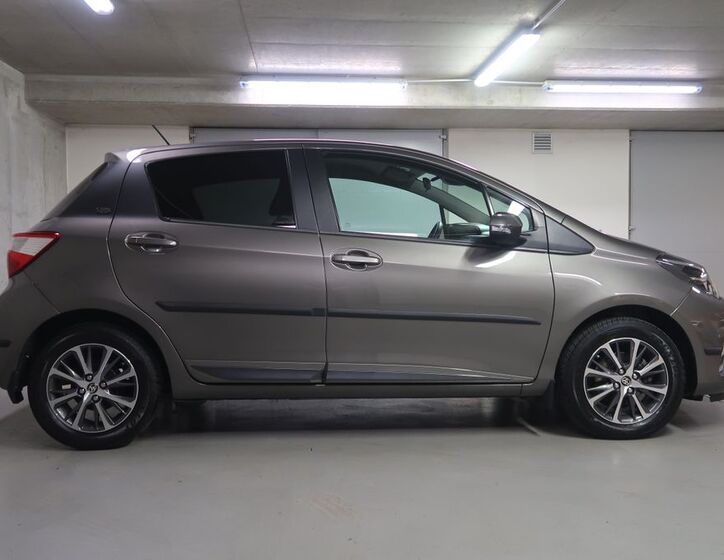 Toyota Yaris 4