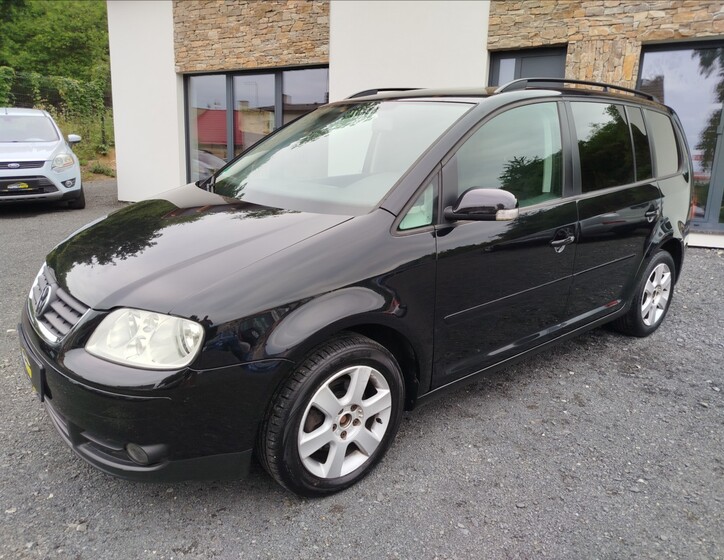 Volkswagen Touran 2