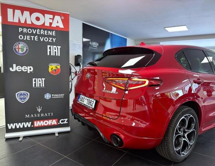 Alfa Romeo Stelvio 5