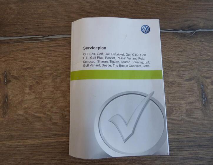 Volkswagen Passat 9