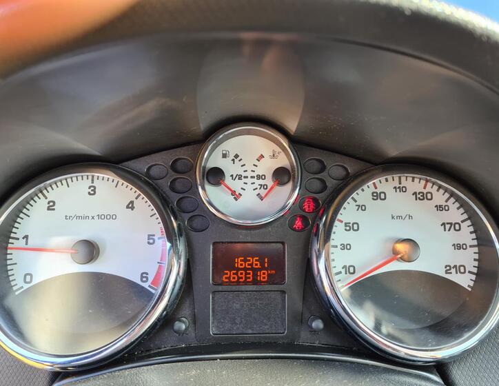 Peugeot 207 11