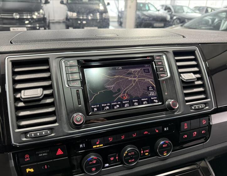 Volkswagen Multivan 13