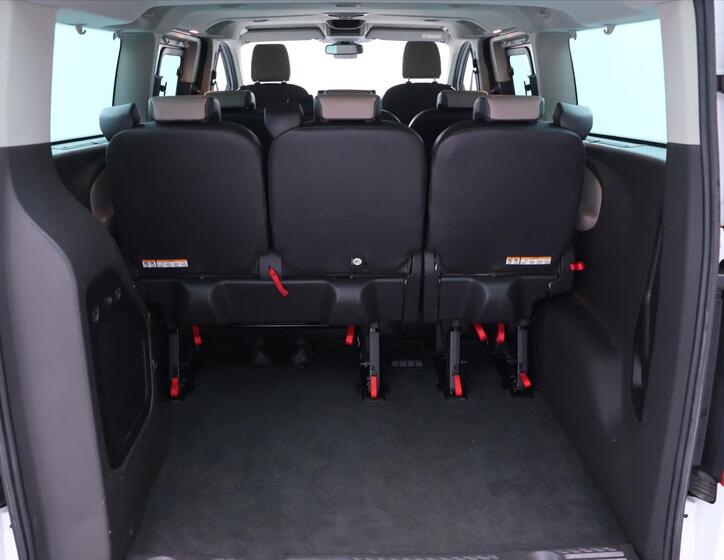Ford Tourneo Custom 10