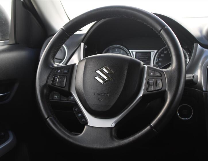 Suzuki Vitara 13