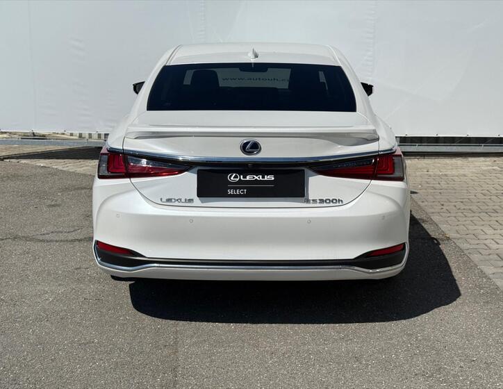 Lexus ES 300h 5