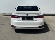 Lexus ES 300h 5