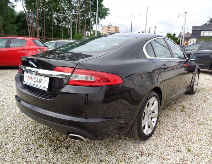 Jaguar XF 7