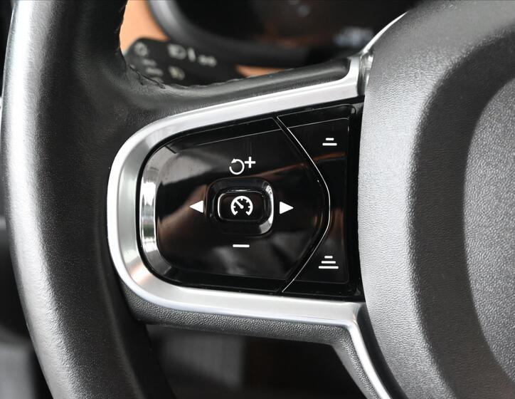 Volvo V90 17