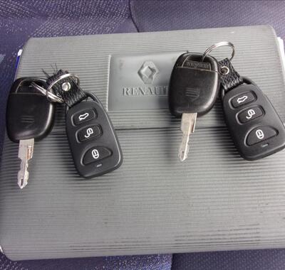 Renault Clio 24