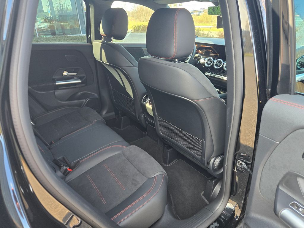 Mercedes-Benz GLA 18