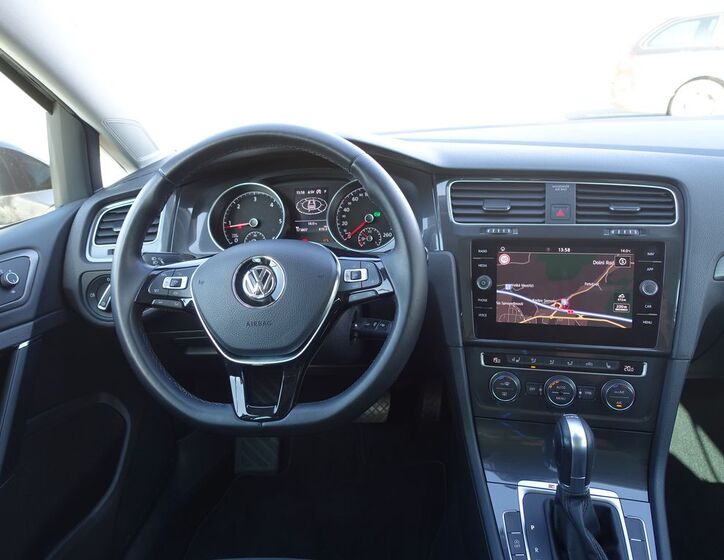 Volkswagen Golf 8