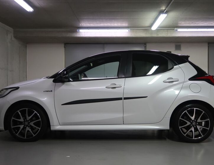 Toyota Yaris 8