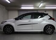 Toyota Yaris 8