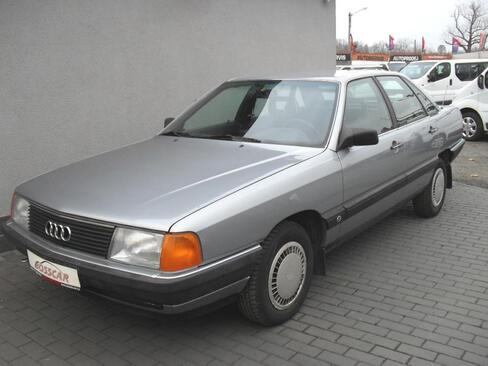 Audi 100