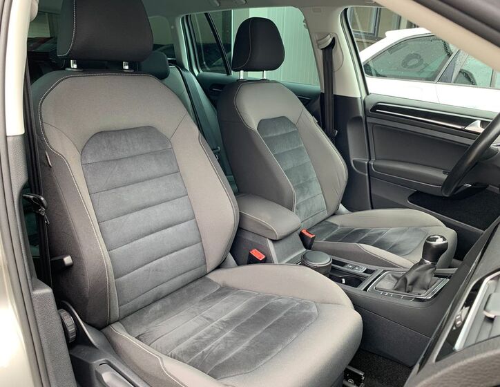 Volkswagen Golf 20