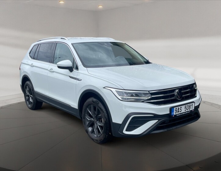 Volkswagen Tiguan 1