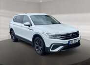 Volkswagen Tiguan 1
