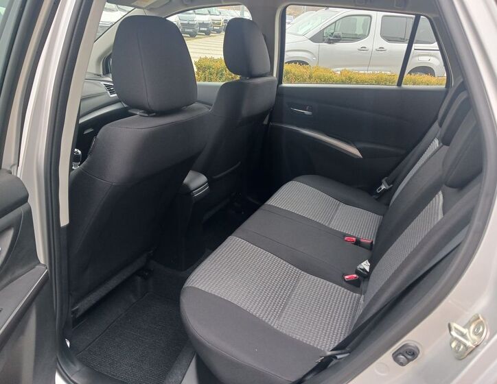 Suzuki S-Cross 11