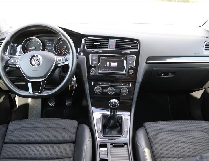 Volkswagen Golf 28