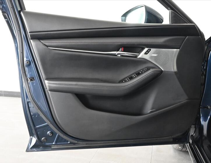 Mazda 3 25