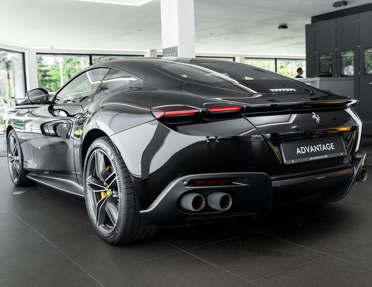 Ferrari Roma 4