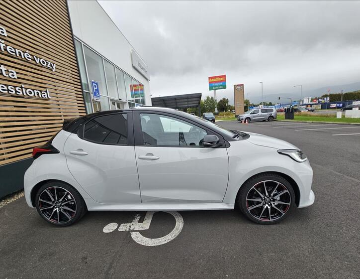 Toyota Yaris 18