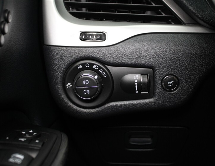 Jeep Cherokee 26