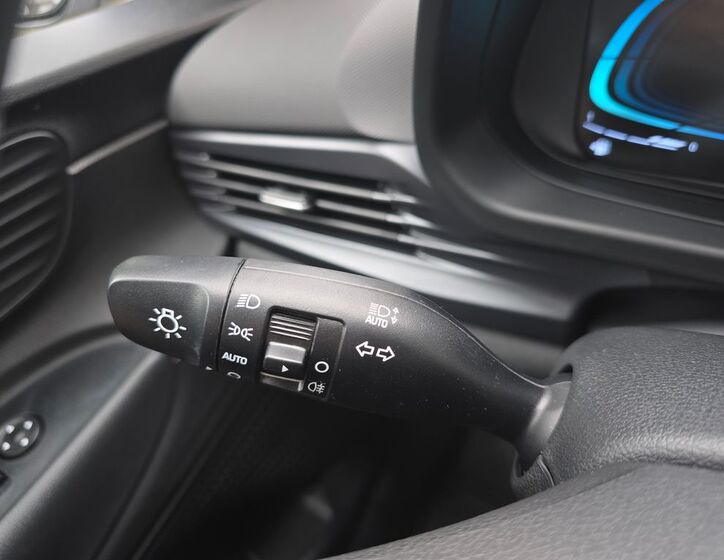 Hyundai i20 16
