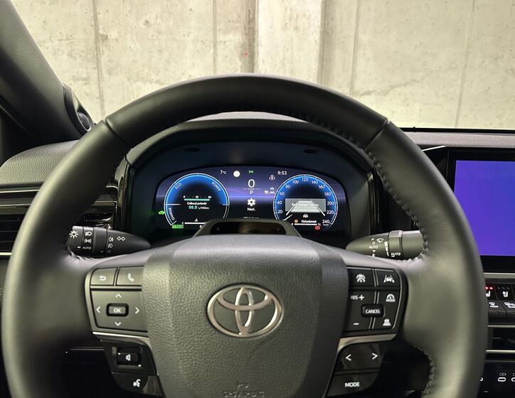 Toyota Camry 14