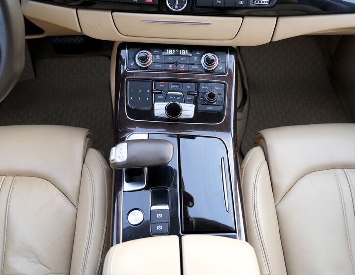 Audi A8 39