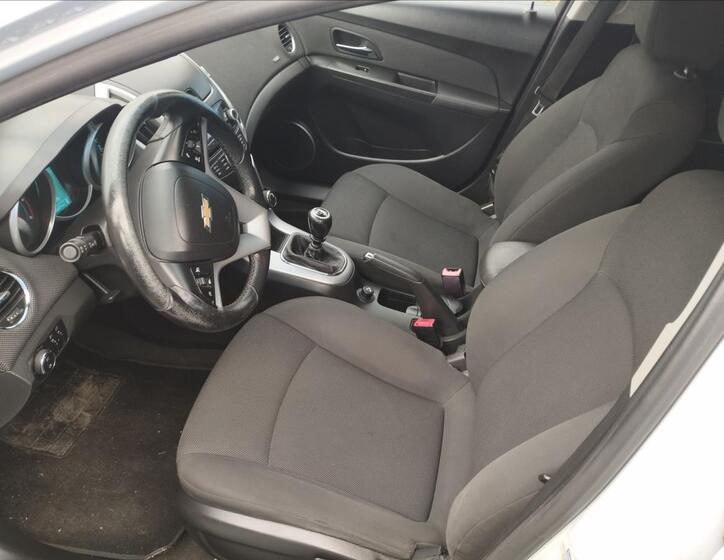 Chevrolet Cruze 8