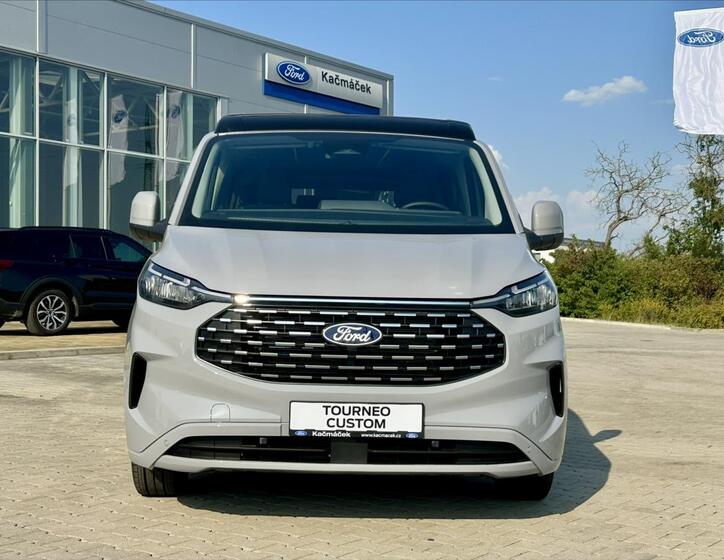 Ford Tourneo Custom 10
