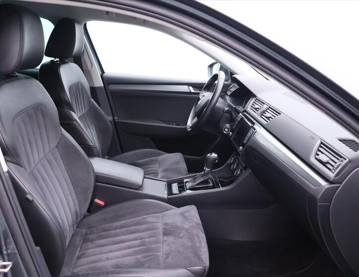 Škoda Superb 12