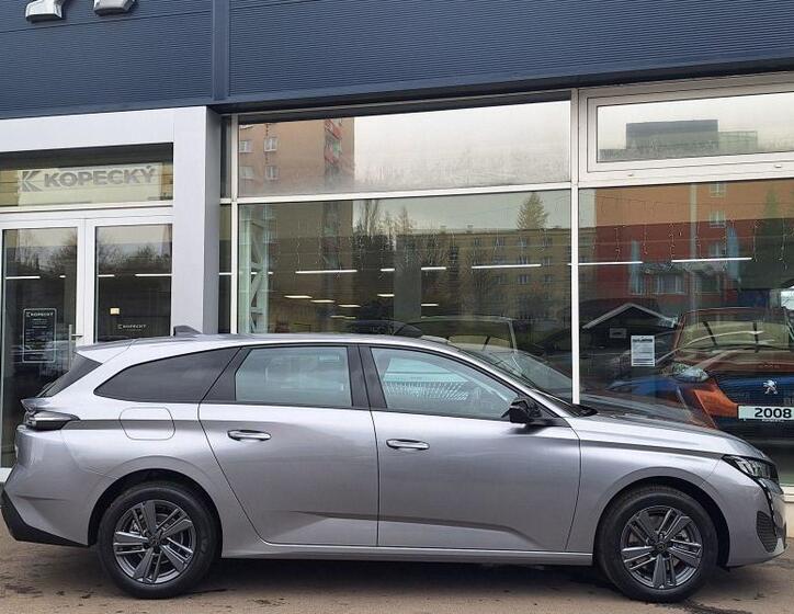 Peugeot 308 8