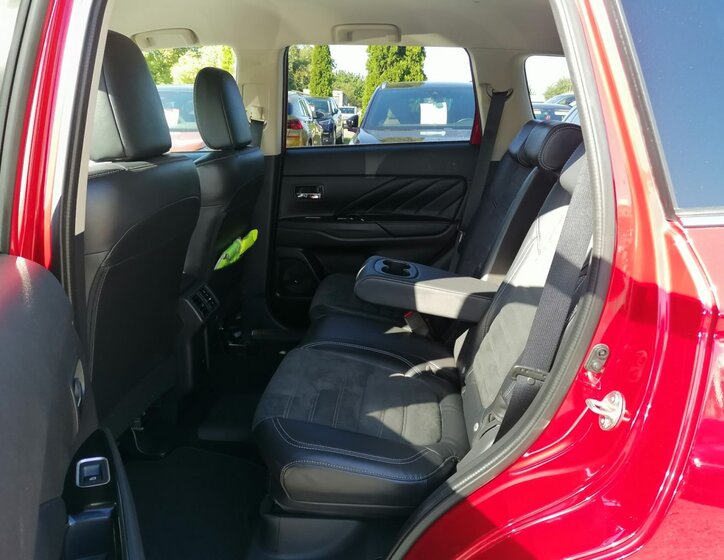 Mitsubishi Outlander 11