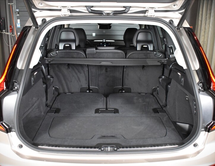 Volvo XC90 24