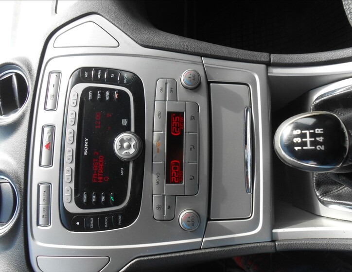 Ford Mondeo 19