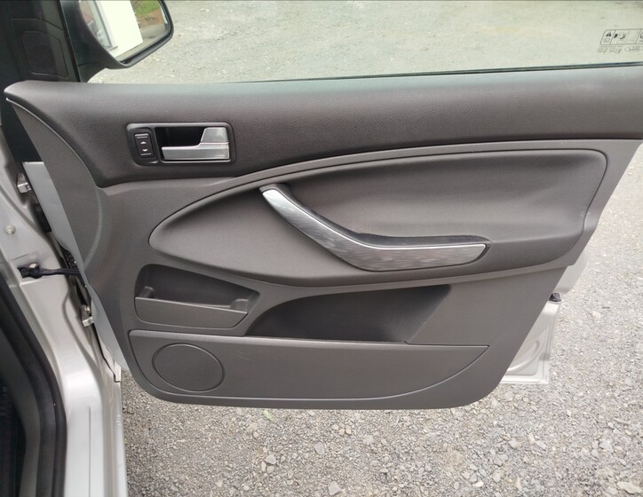 Ford C-MAX 26