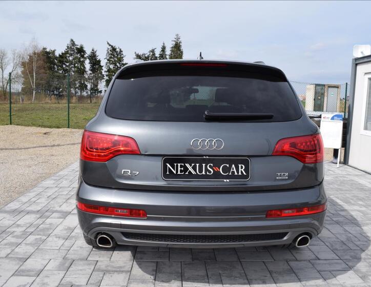 Audi Q7 6